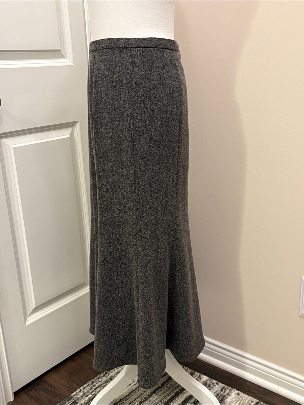 Jones Wear Gray A-Line Flared Midi Skirt - Picture 4 of 14
